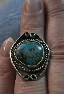 LARGE OLD PAWN NAVAJO HAND MADE STERLING ROBINS EGG BLUE TURQUOISE RING SIZE 7 - Picture 1 of 13