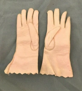 Great Fine Pair Orig. Antique Perrin Paris NY Pink Kid Leather Doll Gloves - Picture 1 of 7