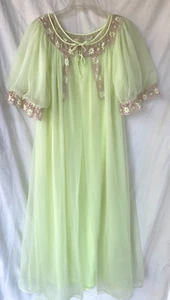 DE COLECCIÓN..2 PIEZAS PEIGNIOR..VERDE PASTEL LIMA..NYLON..LINGERIE..CAMISÓN..ENCAJE..GRANDE - Imagen 1 de 7