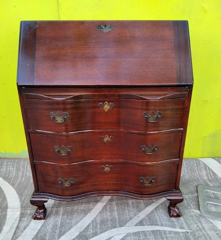 Vintage Maddox Red Mahogany Chippendale Serpentine Secretary Desk Cover