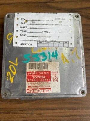 USED OEM 1990 Toyota Camry 89661-32362 ENGINE COMPUTER - Image 1 of 3