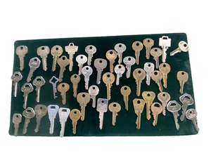 Vintage Lot of 49 Old Random Keys Crafts Arts Windchime Brass Lock Door Car #3 - Picture 1 of 7