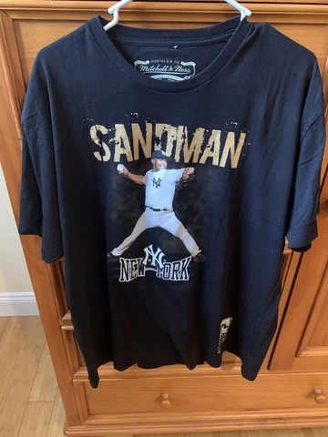 Mitchell and Ness Mariano Rivera Sandman NY Yankees Men's T-Shirt Size XL Cover