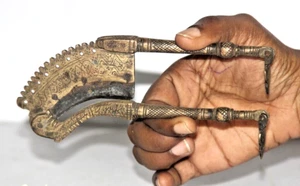 Vintage Brass Engraved Betel Nut Cutter / Sarota Original Old Hand Carved - Picture 1 of 10