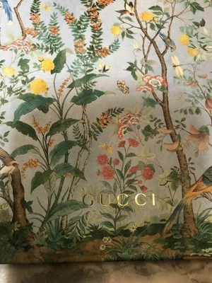 Stylish GUCCI Notebook Elegant Design Perfect for Fashion Enthusiasts - Image 1 of 4