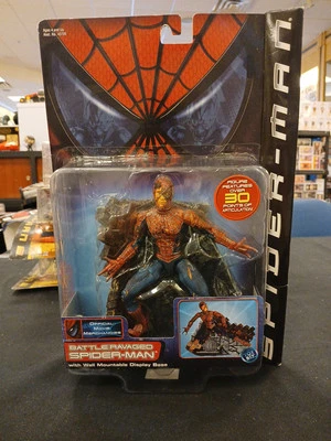 Figura de acción ToyBiz Battle Ravaged Spider-Man serie 3 de la película Foto 1 de 4