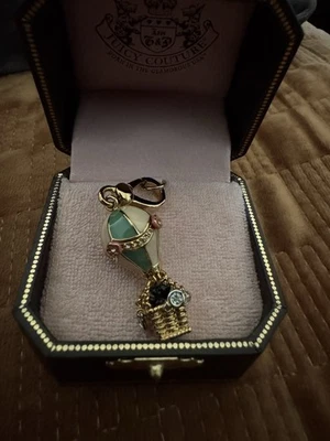 Dije globo aerostático Juicy Couture con esmalte Yorkie Pilot y estrás YJRU2988 Foto 1 de 2