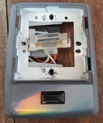 Задний купольный фонарь в сборе для Jeep Cherokee XJ Wagoneer 84–97 годов выпуска - Изображение 1 из 4