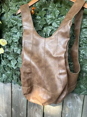 Mochila ergonômica para motocicleta/bicicleta impermeável couro sintético marrom escuro 17"" - Imagem 1 de 4