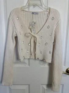 Neu mit Etikett Zara kurz geschnittener Strick-Cardigan Pullover vorne zum Binden Größe Medium kokett Fairycore - Bild 1 von 7