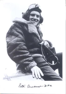 SPFC01 WW2 RAF Comando de Combate Huracán DFC Segunda Guerra Mundial Ace AYERST DFC foto firmada - Imagen 1 de 1