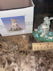 Charming Tails Guess What Bunny Kaninchen Figur Strick Booties 89/714  - Bild 1 von 3