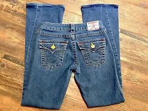 TRUE RELIGION ~ JOEY Blue Jeans~ Talla 26 Botones Con solapa Pkt, Costura Envolvida, Amarillo Btn - Imagen 1 de 10