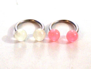 2 Brillos UV 14g 12mm Rosa Blanco Herradura VCH Oreja Labio Nariz Tabique Mordedura Serpiente - Imagen 1 de 4