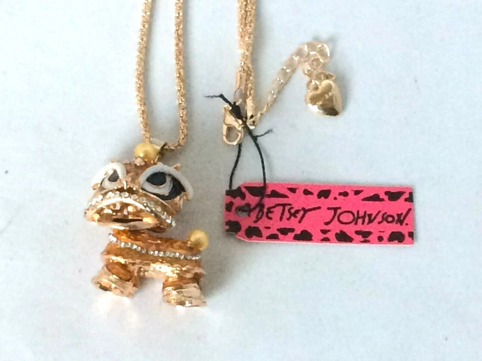 COLLAR COLGANTE BETSEY JOHNSON NARANJA CRISTAL ESMALTE LEÓN DRAGÓN CHAPADO EN ORO Foto 1 de 1