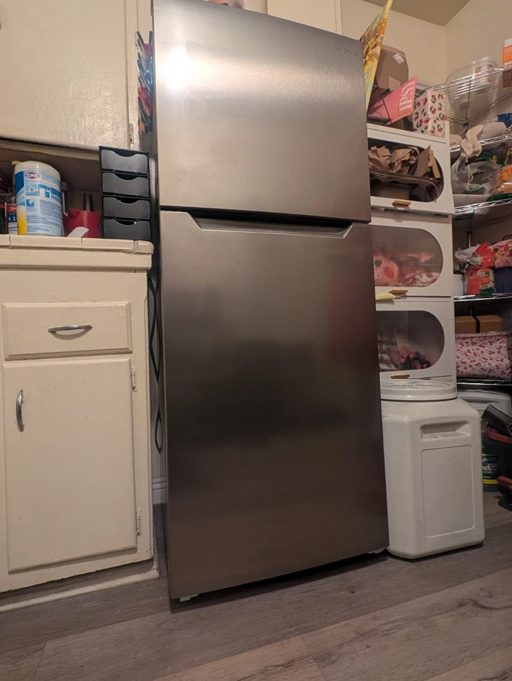 Insignia Top Freezer Refrigerator - Model NS-RTM10SS2 - Image 1 of 4