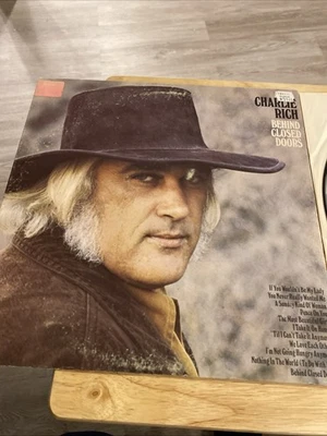 Charlie Rich-Behind Closed Doors-Vinyl Record KC 32247 Epic 1973 VG+ Foto 1 de 3