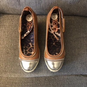 Michael Kors Women’s Aster Gold Cap Toe Zippers Espadrille Wedge Heel Sz 3 - Picture 1 of 12