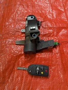 VOLVO V70 XC70 XC90 IGNITION BARREL KEY READER + REMOTE KEY 8673073 73760 - Picture 1 of 3