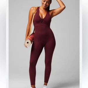 Tuta Merlot Fabletics l Oasis Twist davanti 7/8 taglia large - Foto 1 di 10
