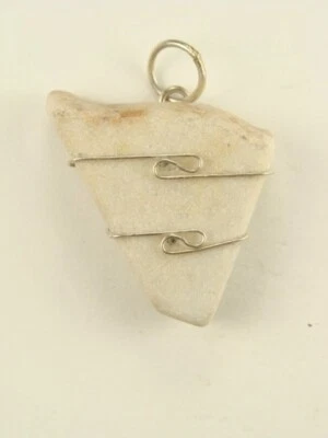 Colgante envuelto en alambre de plata esterlina Novaculite de 1,0"/26 mm #825 Foto 1 de 4