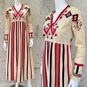 Vintage 1960s Embroidered Mexican Folk Dress with Artist Signature Gonzalo Bauer - Picture 1 of 7