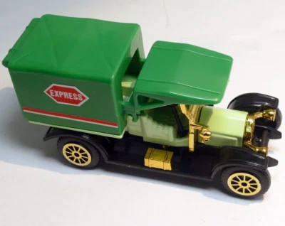 Model Delivery  Truck 1912 Express Classic Truck Series collector set - Image 1 of 4