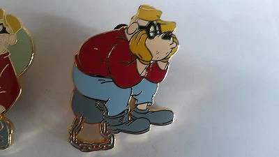 Broche Beagle Boy on Ball Chain Prison Disney Paris Cast Lanyard Series 5 DLRP 2011 - Imagem 1 de 2