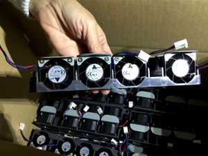 NEW , SUN 370-5133   4xFan Assembly  Bracket ,  SUN-V210 - Picture 1 of 6