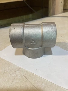 Anvil A/SA182 F316/F316L 1-1/2" Stainless Steel Socket Weld Tee (M2) - Picture 1 of 3