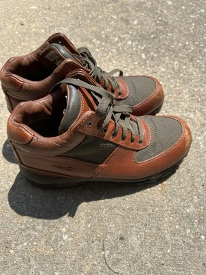 Botas de Colección Nike ACG Cuero Marrón Senderismo Botas de Aire con Cordones para Hombres 7.5 De Colección Foto 1 de 4