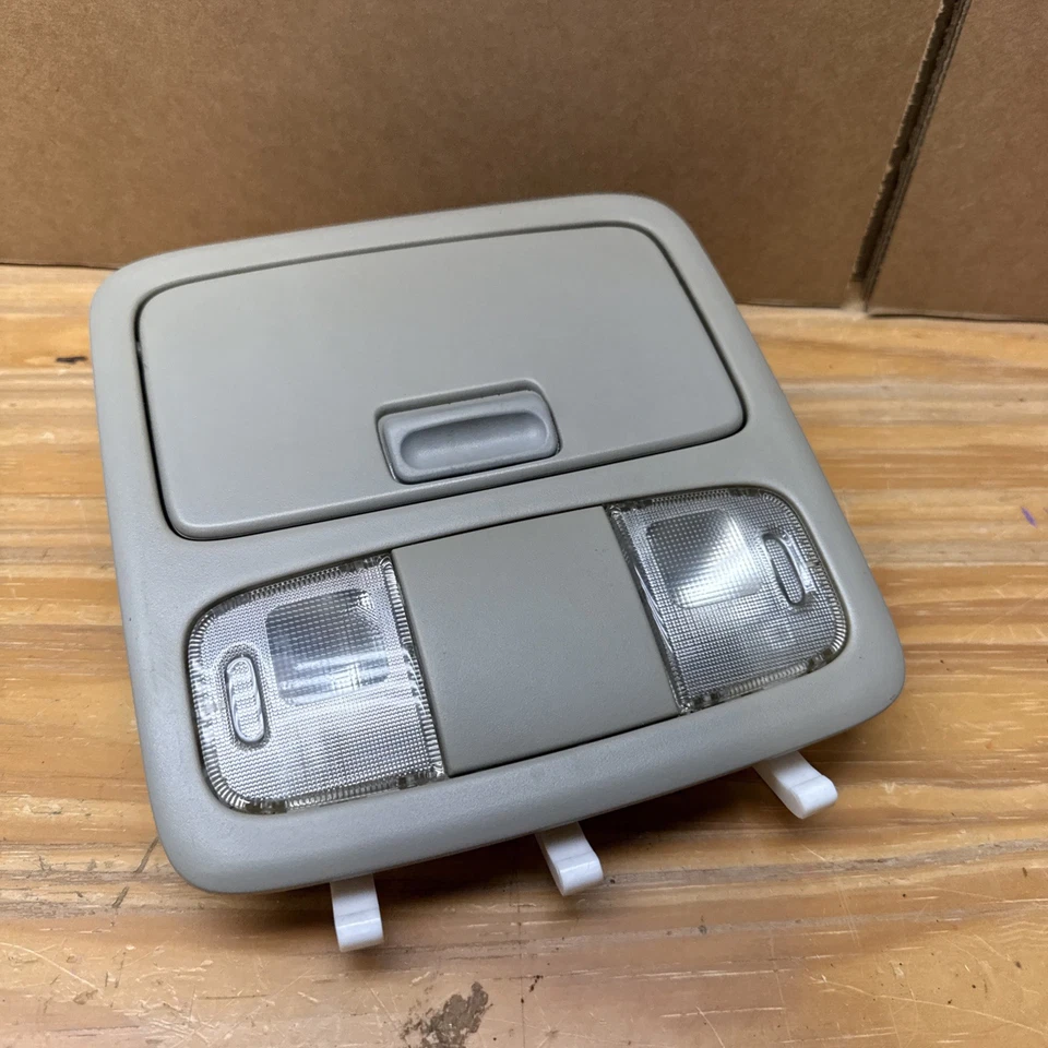 Toyota Camry 2003 interior cúpula superior mapa luz con soporte para gafas de sol Foto 1 de 4