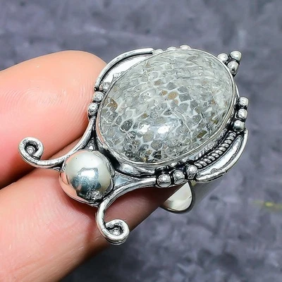 Anillo de joyería de plata de ley 925 hecho a mano con piedras preciosas de coral raya talla 7 Q711 Foto 1 de 3