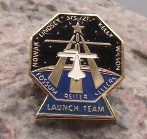 NASA Space Shuttle Mission STS 121 Discovery Safety Flight Launch Team Pin Badge - Picture 1 of 2