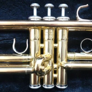 YAMAHA YTR-4335G Bb Trumpet Gold Brass Used with Mouthpiece - Picture 1 of 9