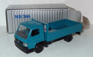 NZG Mercedes Benz 700 Transporter Pritsche grün / türkis 1:43 OVP (R1_3_14) - Picture 1 of 2