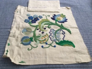 Crewel Kissen Top fertig Blumen Ranken Blau und Grün Extra Leinen für den Bac - Bild 1 von 7