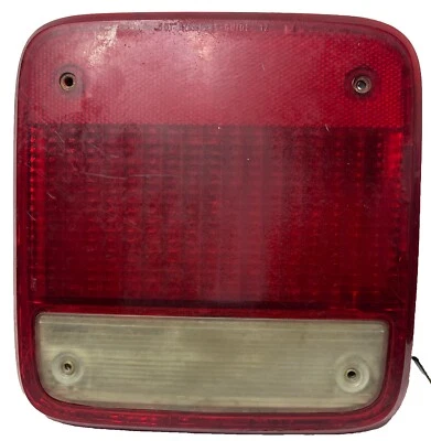 Tail Light For 85-95 Chevy G20 Chevy Van RH Clear & Red Lens 16503230 2 USA - Image 1 of 4