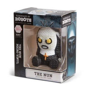 HANDMADE BY ROBOTS Knit Series Figurine The Nun Micro Vinyle Doctor Sleep La Nun - Bild 1 von 3