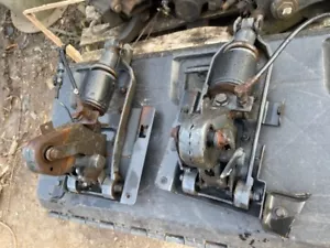 DAF LF KABINENSCHLOSSEINHEIT MIT STOSSDÄMPFER - JE - Bild 1 von 4