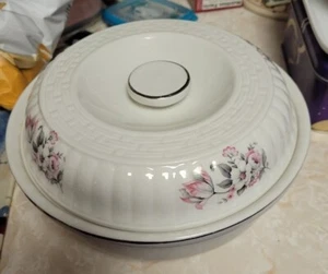 HALL Covered CASSEROLE Dish FOR THE FORMAN FAMILY INC , FLORAL - Picture 1 of 2
