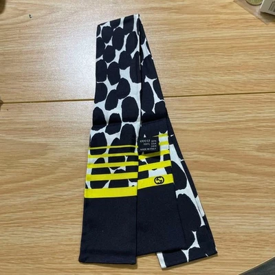 GUCCI Bufanda de Seda Diseño Punto Blanco Negro Usada de Japón Foto 1 de 3