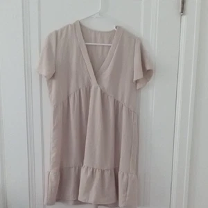 women small Beige Short Sleeve V-Neck Dress - Picture 1 of 2