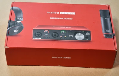 Focusrite Scarlett Solo Studio 3rd Gen USB Audio Interface Recording Bundle - Image 1 of 4