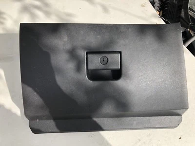 Nissan 370Z 2009-2017 cupé tablero guantera compartimento de almacenamiento OEM Foto 1 de 4