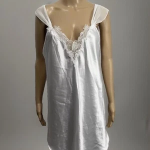 Vestido sin tirantes blanco satinado para muñeca bebé años 90 de colección íntimo asunto California talla M/L - Imagen 1 de 11