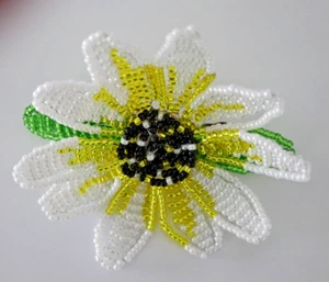 BARRETTE HAND BEADED FRENCH HAIR CLIP DAISY YELLOW WHITE BLACK GREEN 4 X 4 - Picture 1 of 5