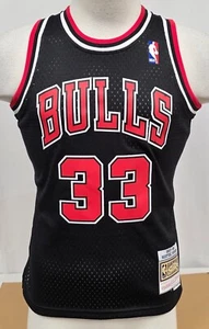 Brand New Youth M+N NBA Chicago Bulls PIPPEN Swingman Jersey - Medium - Picture 1 of 4