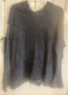 Vintage Havana Women's Hoody Size M with Open Flare Sleeves - Imagem 1 de 4