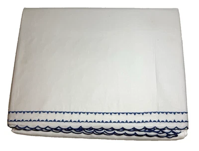 Sábana plana Ralph Lauren Hillbrook bordada 100 % algodón REINA blanca y azul Foto 1 de 4